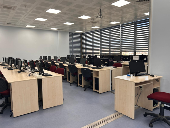 Karabük Üniversitesi Bilgisayar ve Bilişim Bilimleri Fakültesi Veri Yapıları Laboratuvarı genel görünümü