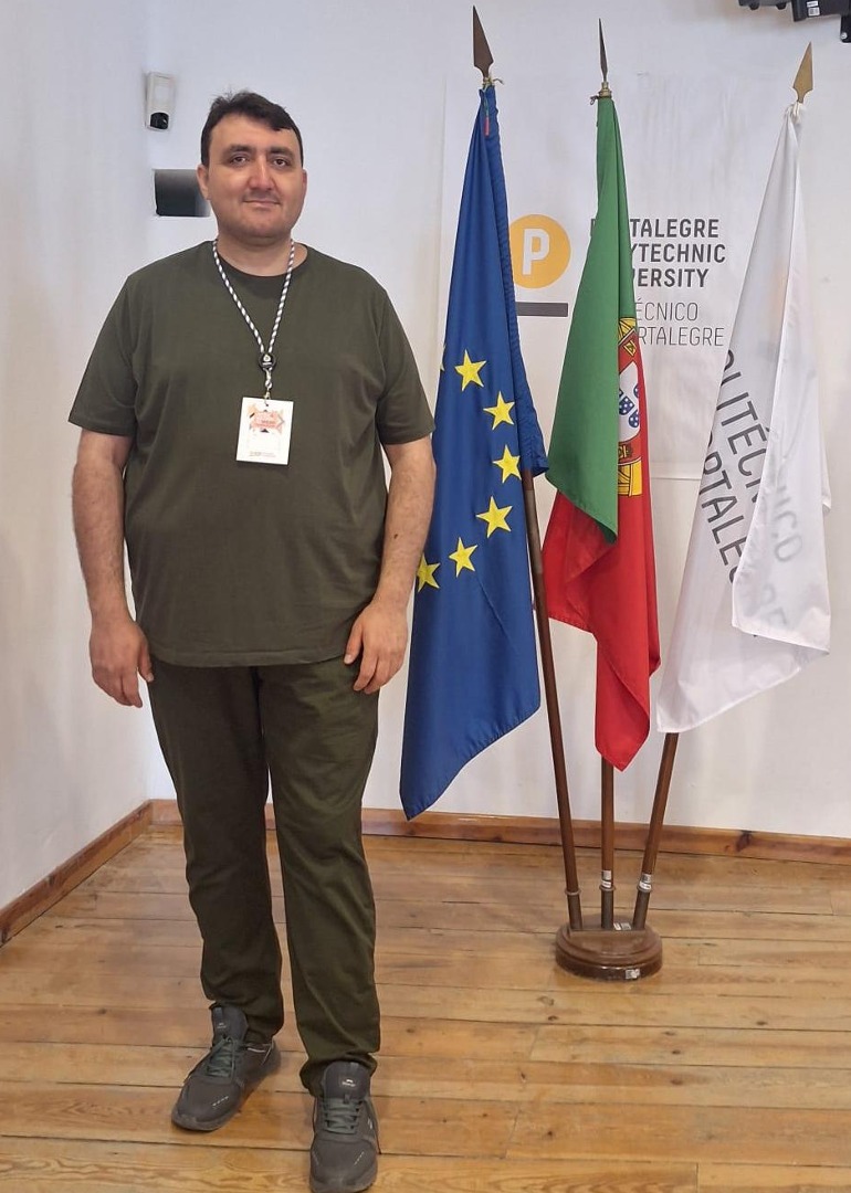 Portalegre Politeknik Üniversitesi önünde